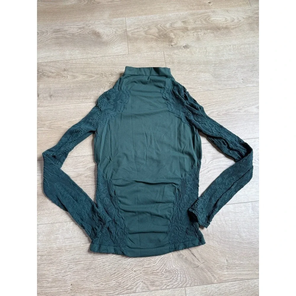EUC Womens No Turning Back Top Intimantely Free People hunter green USA made M/L